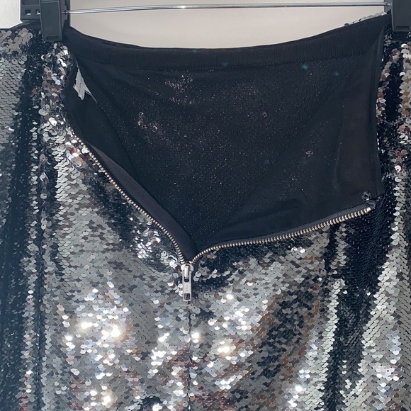 NWT ML Monique Lhuillier Silver Sequin Draped Faux Wrap Mini Skirt - Picture 7 of 10
